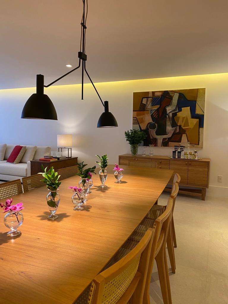 Apartamento de 03 Quartos com 3 Suítes na Praia da Costa 