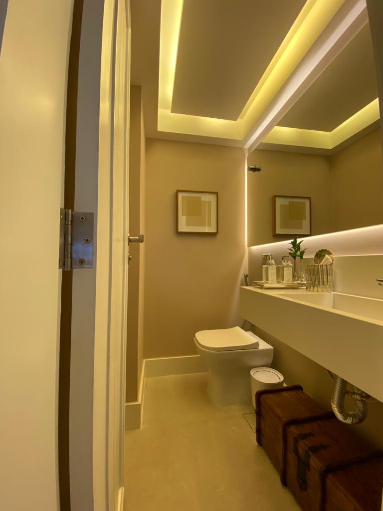 Apartamento de 03 Quartos com 3 Suítes na Praia da Costa 