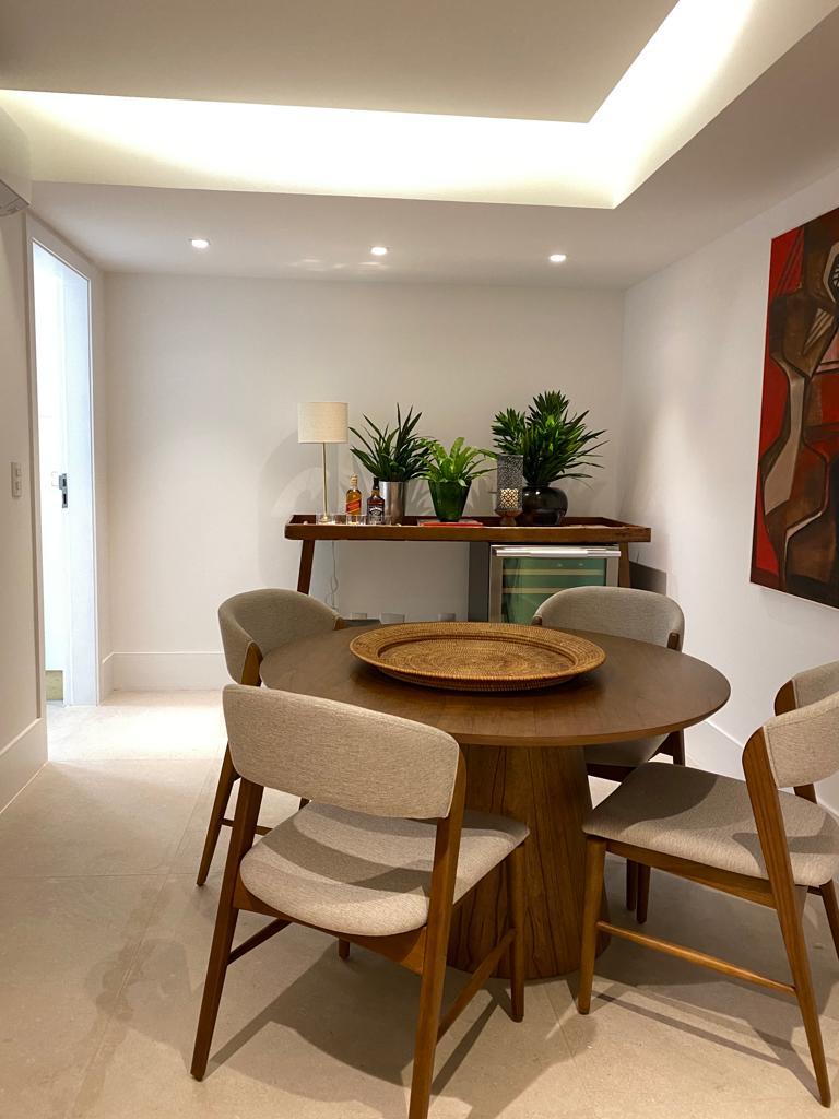 Apartamento de 03 Quartos com 3 Suítes na Praia da Costa 