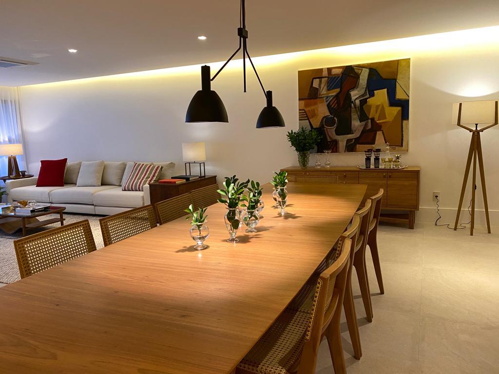 Apartamento de 03 Quartos com 3 Suítes na Praia da Costa 