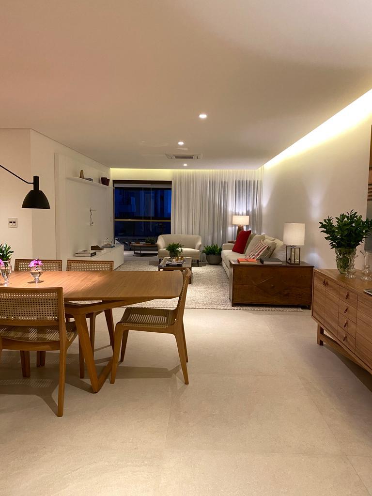 Apartamento de 03 Quartos com 3 Suítes na Praia da Costa 