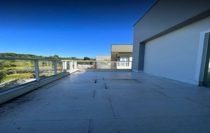 Casa Duplex com 4 Quartos sendo 3 c Closed em Jardins Veneza