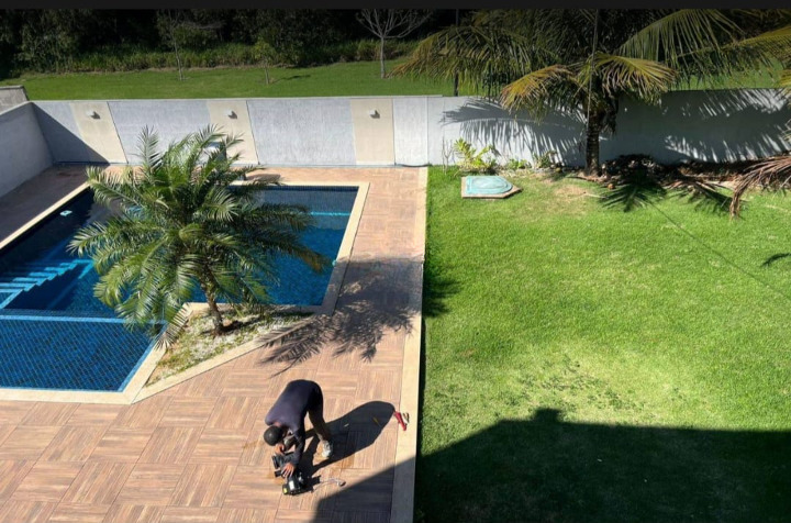 Casa Duplex com 4 Quartos sendo 3 c Closed em Jardins Veneza