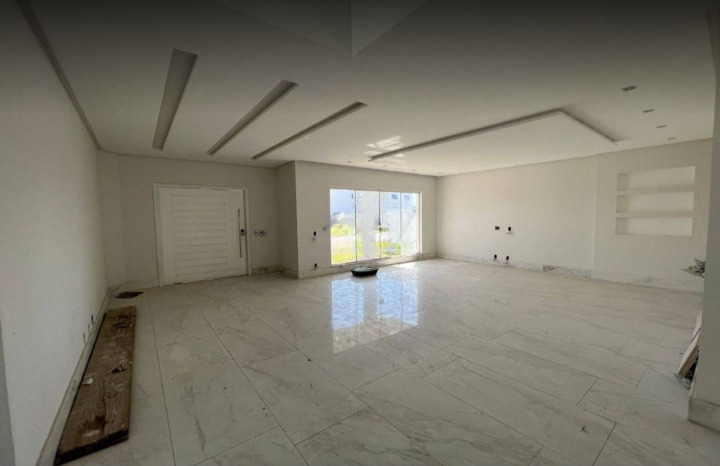 Casa Duplex com 4 Quartos sendo 3 c Closed em Jardins Veneza