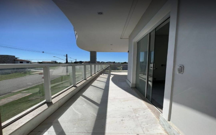Casa Duplex com 4 Quartos sendo 3 c Closed em Jardins Veneza