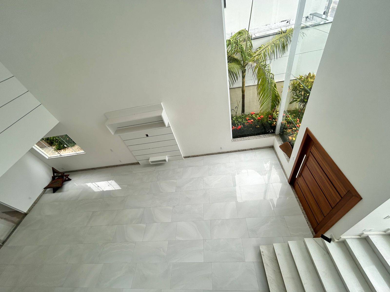 Casa Duplex com 4 Quartos sendo 3 c Closed em Jardins Veneza