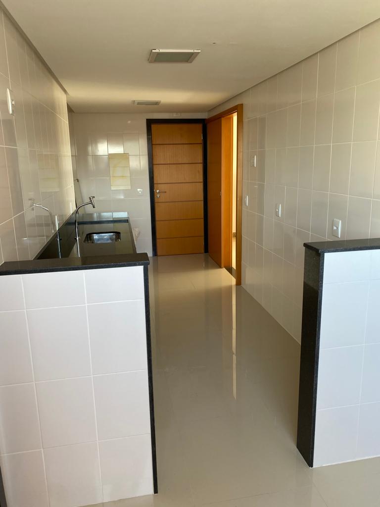 Apartamento 03 Quartos com Suíte na Praia da Costa