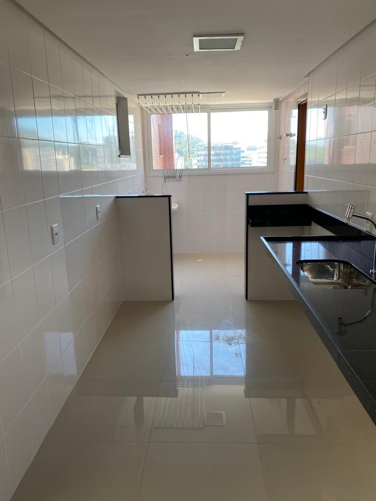 Apartamento 03 Quartos com Suíte na Praia da Costa