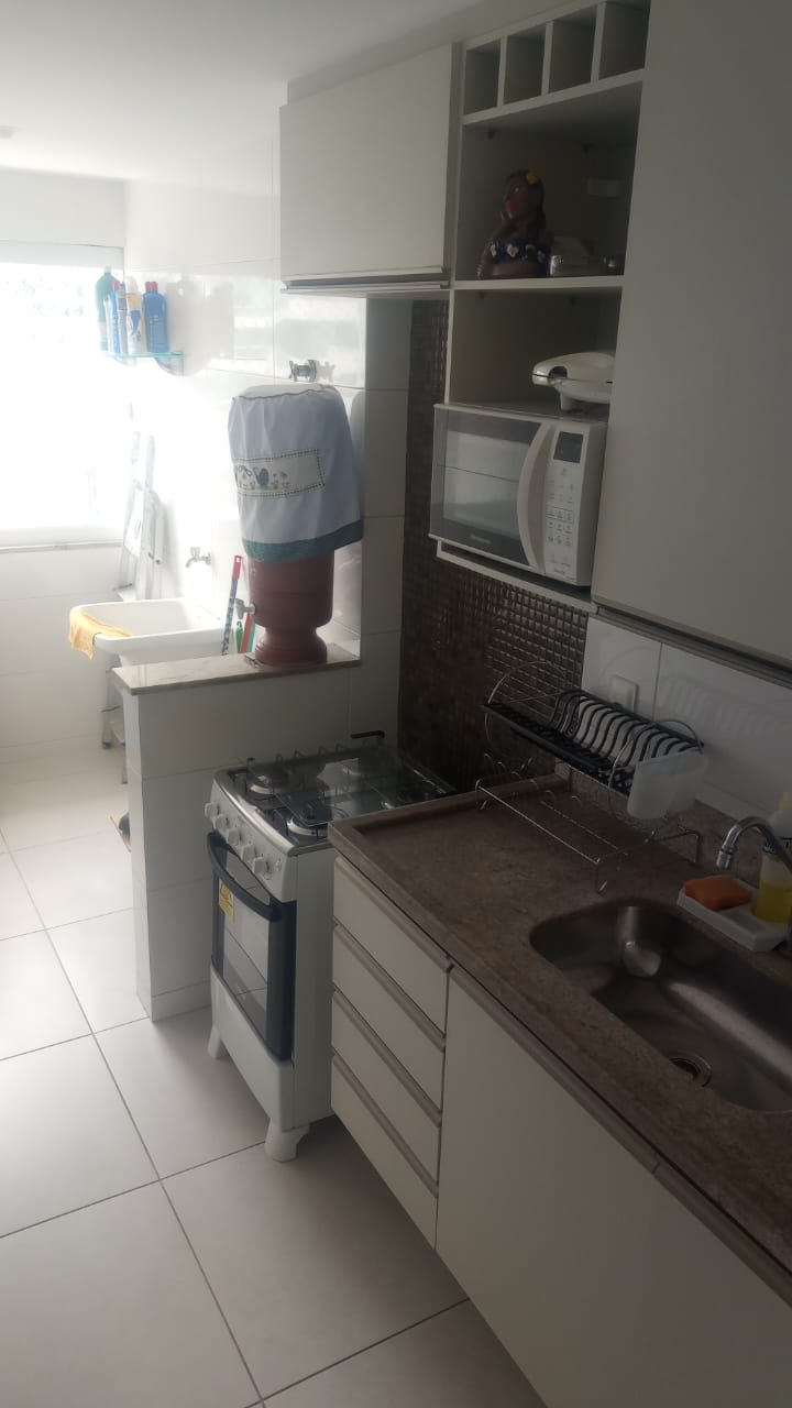 Apartamento de 03 Quartos com Suíte em Itapuã