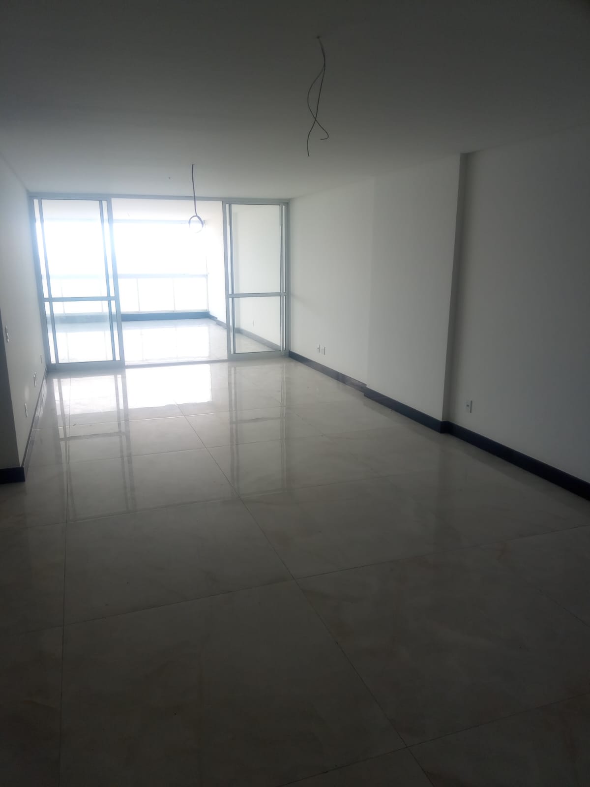 Apartamento 04 Quartos com Suítes na Praia da Costa 