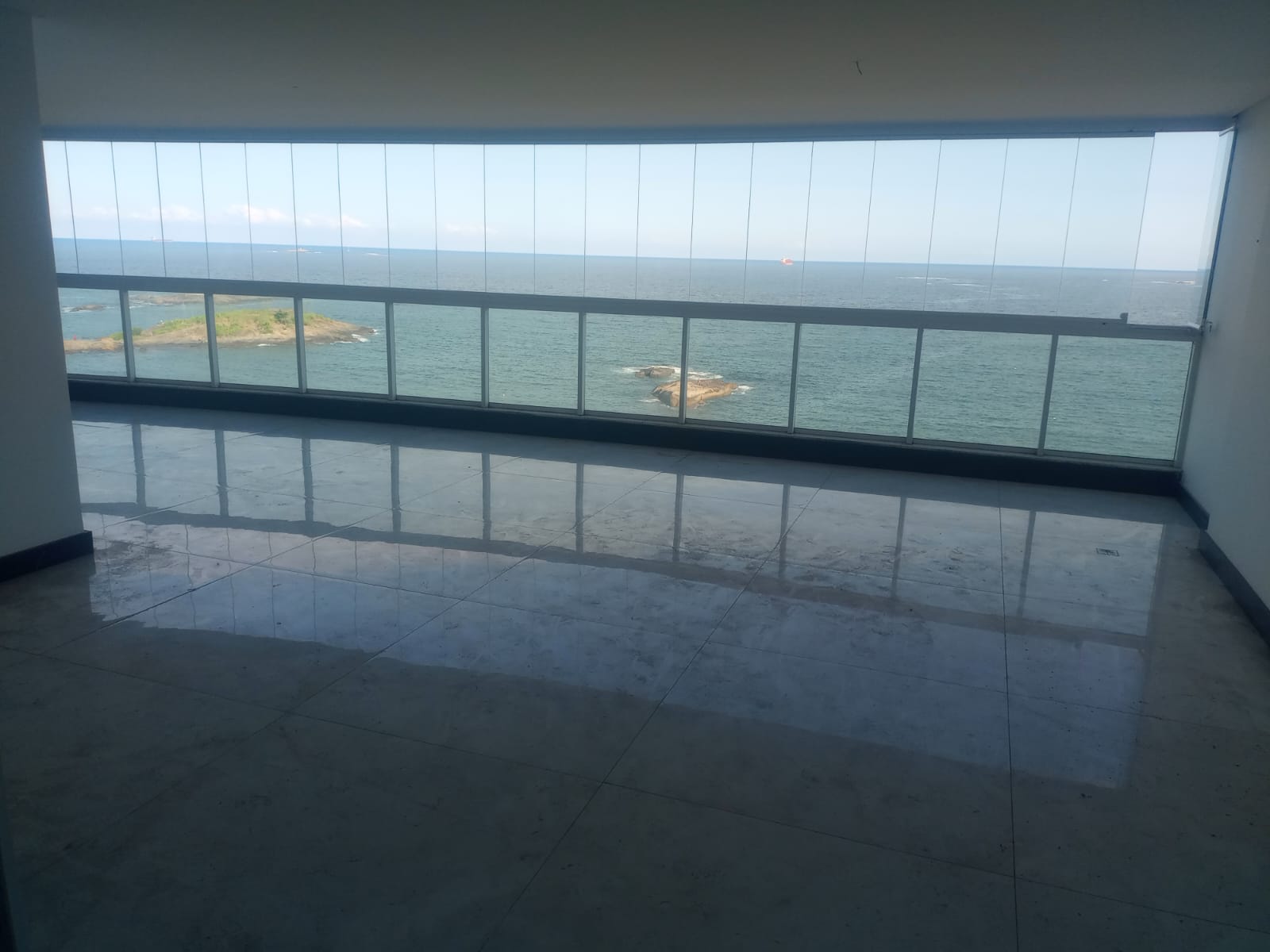 Apartamento 04 Quartos com Suítes na Praia da Costa 