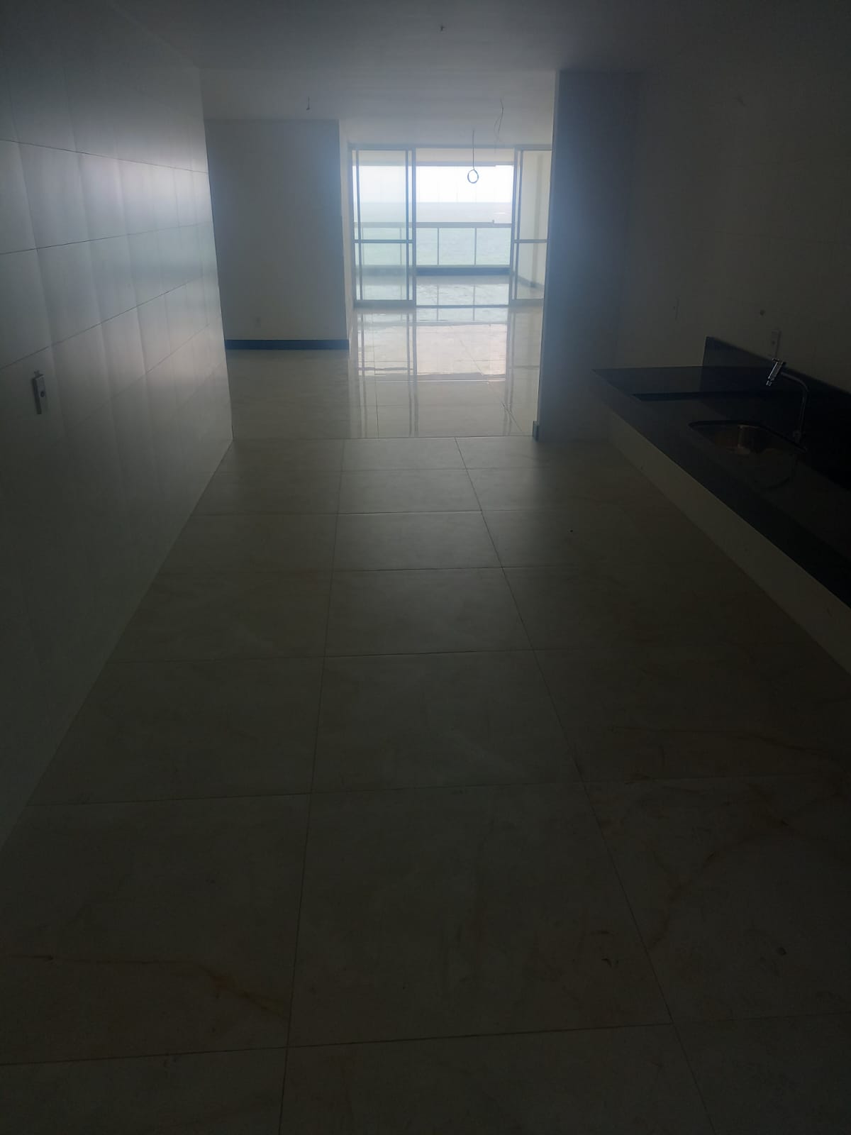 Apartamento 04 Quartos com Suítes na Praia da Costa 