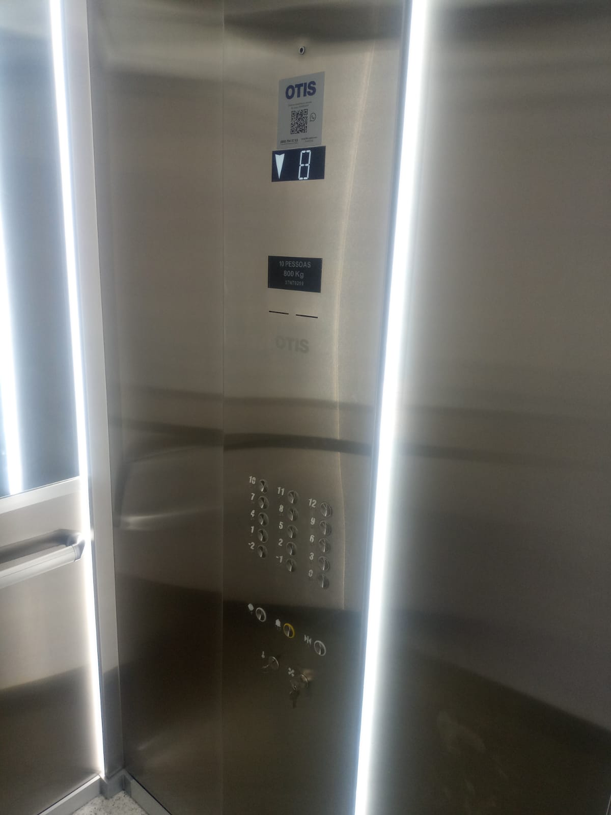 Apartamento 04 Quartos com Suítes na Praia da Costa 