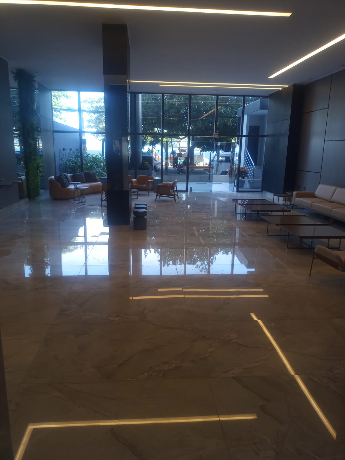Apartamento 04 Quartos com Suítes na Praia da Costa 