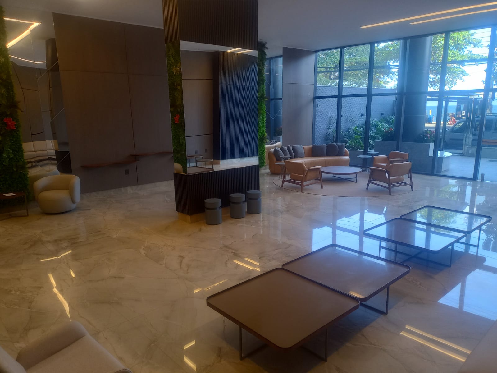 Apartamento 04 Quartos com Suítes na Praia da Costa 