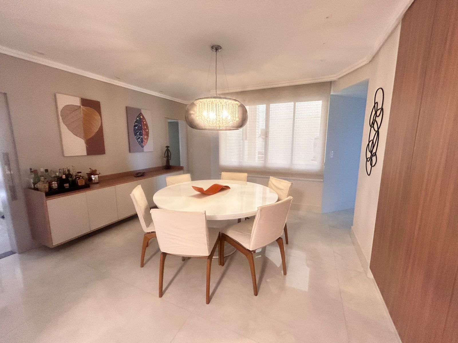 Apartamento de 4 Quartos com Suíte na Praia da Costa 