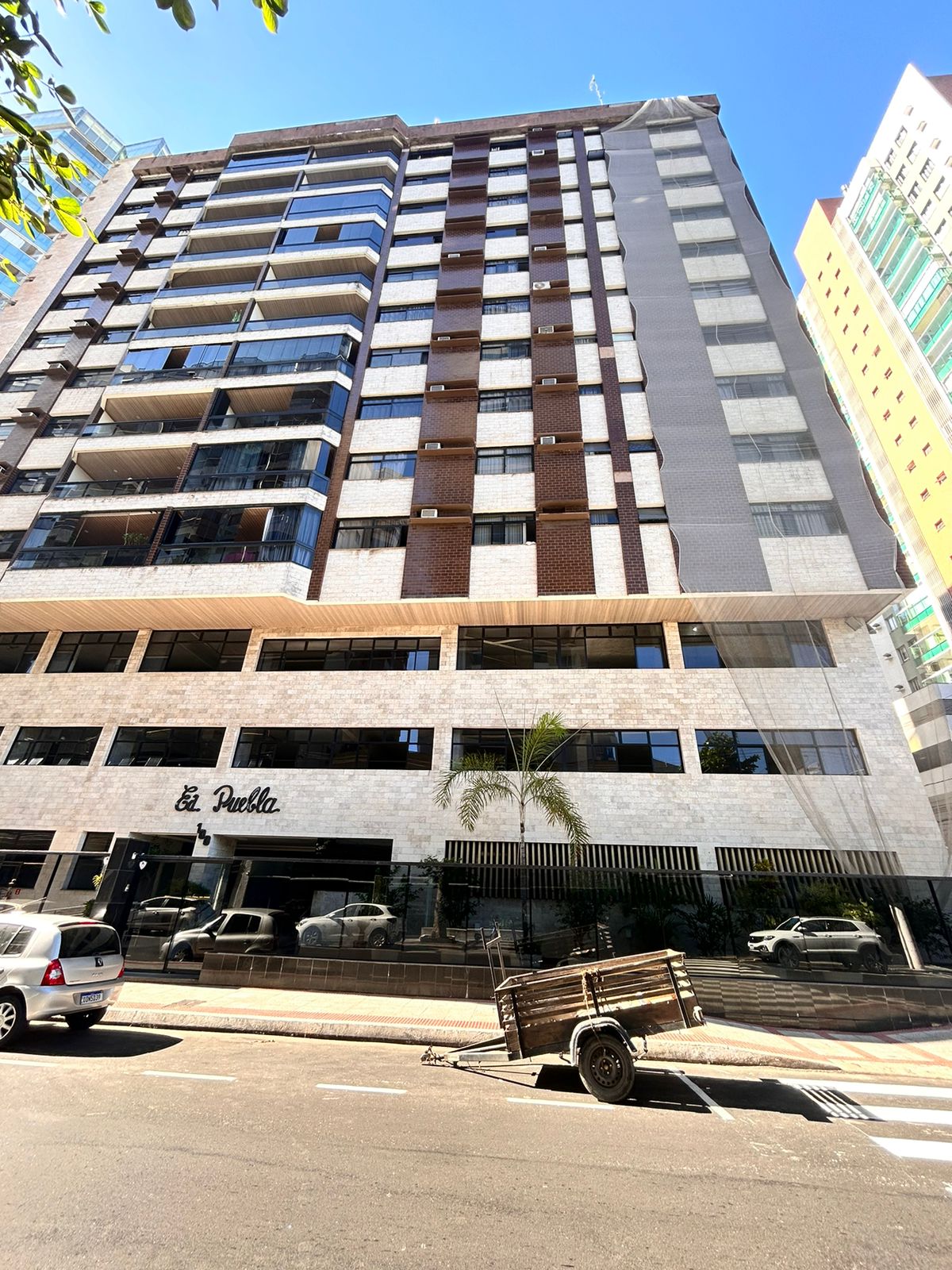 Apartamento de 03 Quartos com Suíte na Praia da Costa