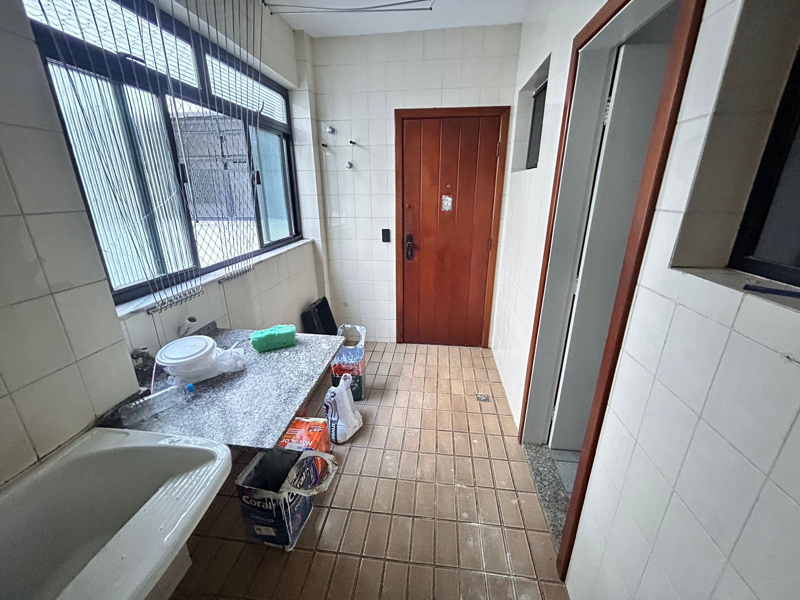 Apartamento de 03 Quartos com Suíte na Praia da Costa