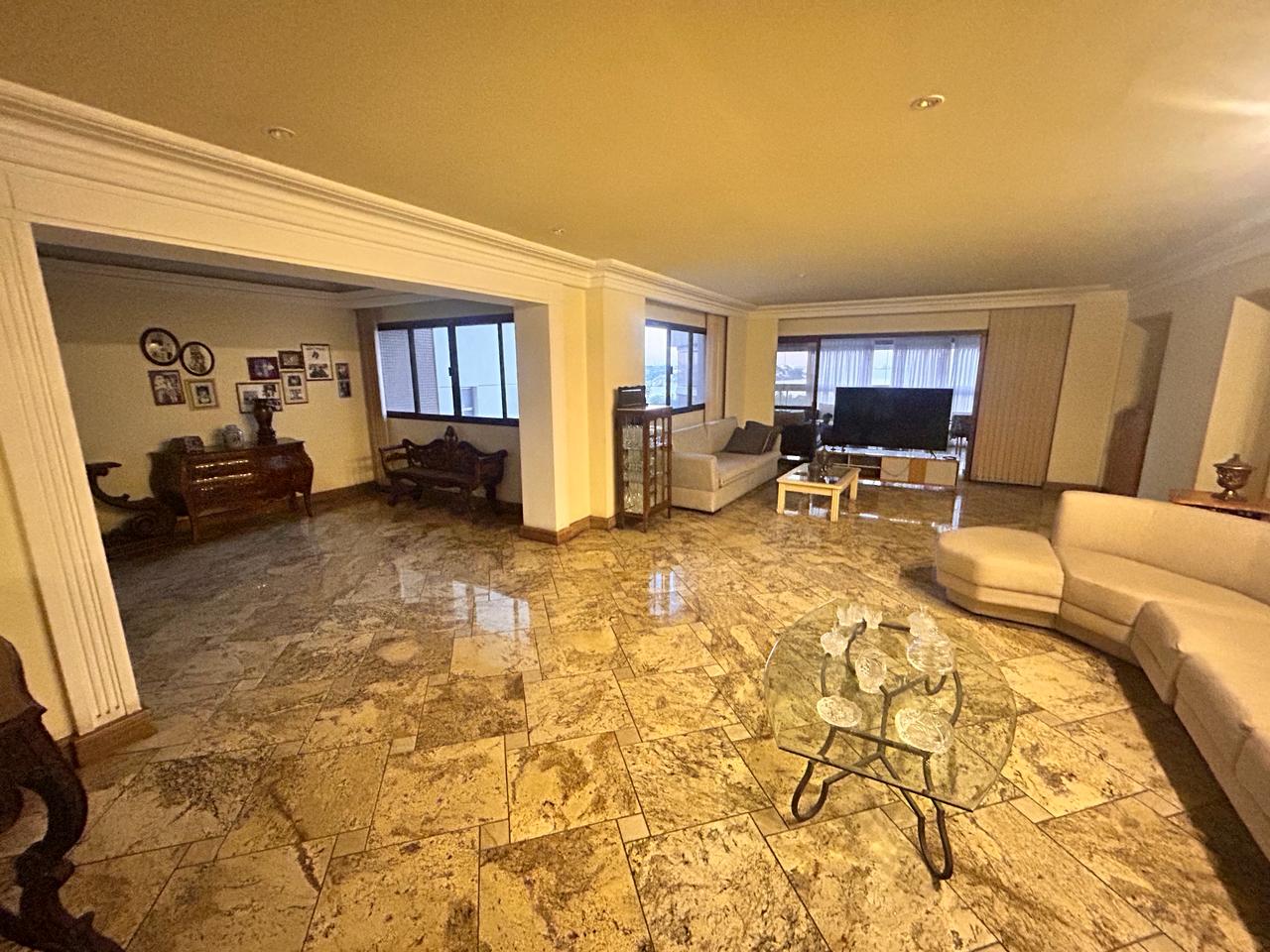Apartamento com 04 Suítes na Enseada do Suá