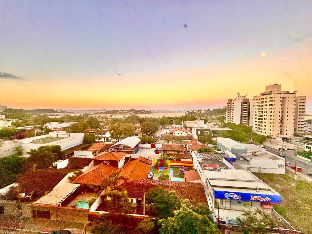 Apartamento com 04 Suítes na Enseada do Suá