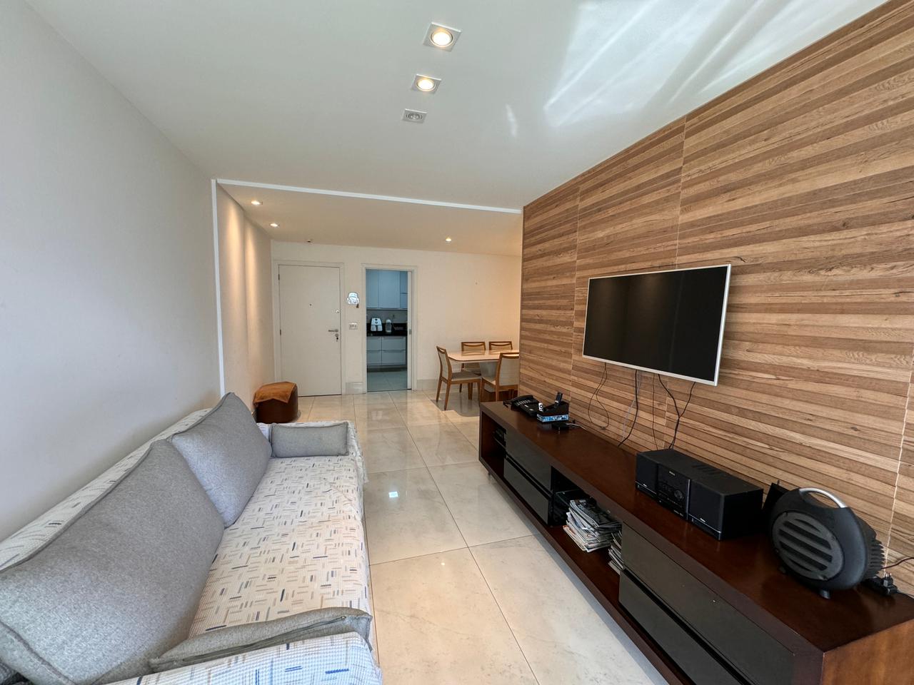 Apartamento de 4 Quartos e 4 Suítes na Praia da Costa 