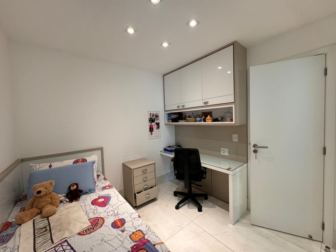 Apartamento de 4 Quartos e 4 Suítes na Praia da Costa 