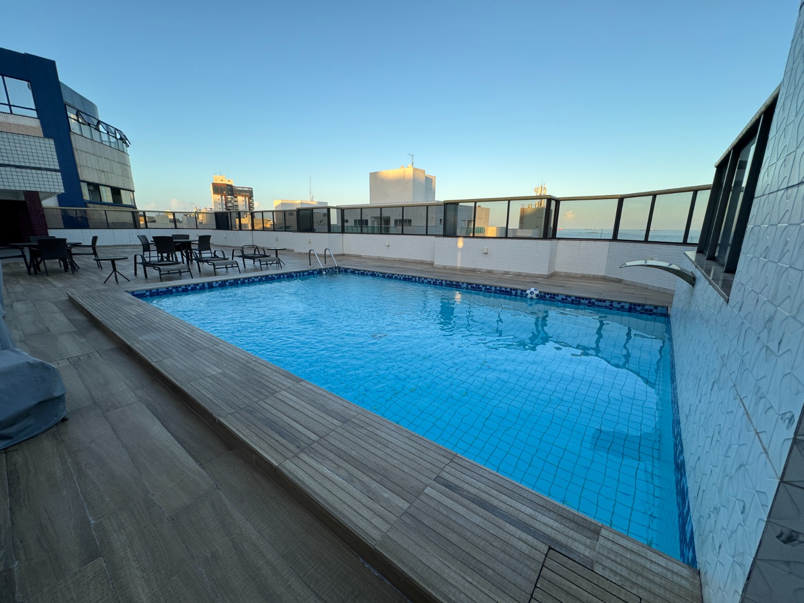 Apartamento de 04 Quantos com 02 Suítes na Praia da Costa