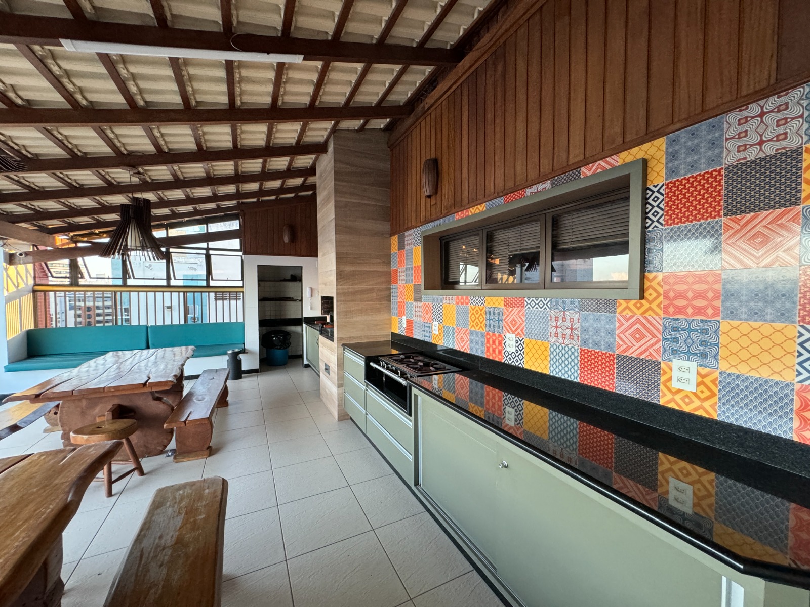 Apartamento de 04 Quantos com 02 Suítes na Praia da Costa