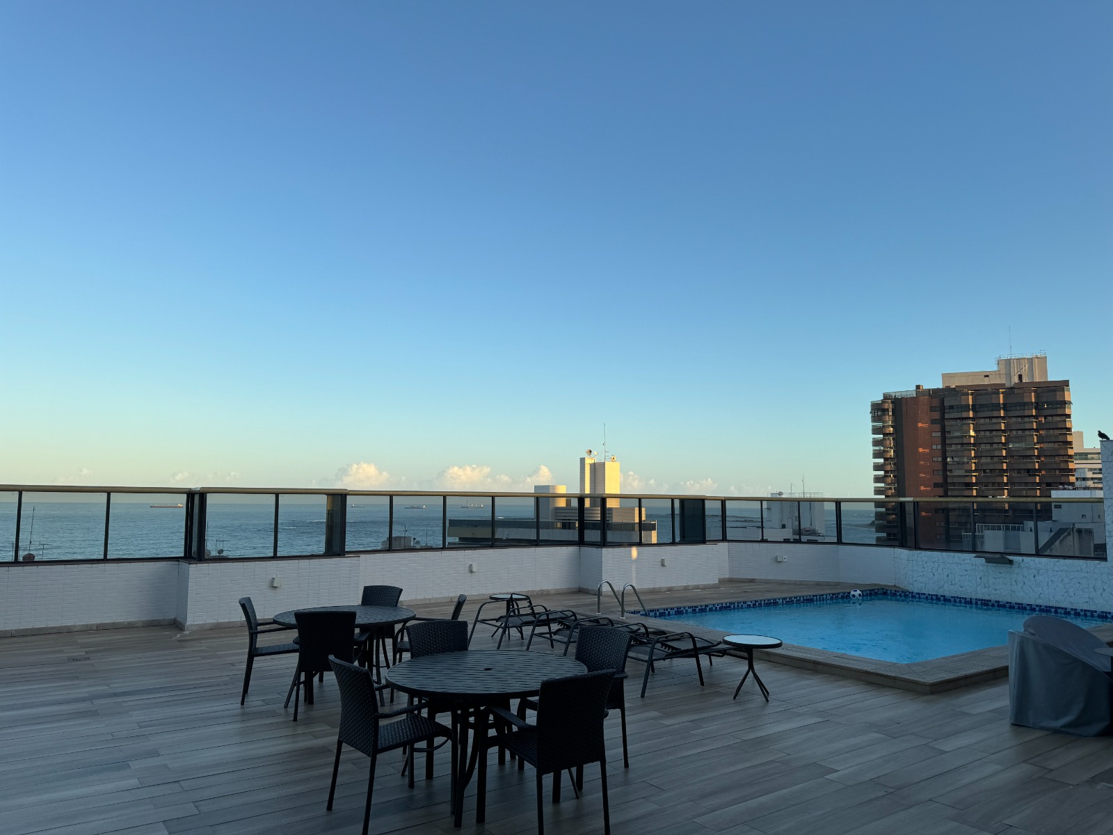 Apartamento de 04 Quantos com 02 Suítes na Praia da Costa