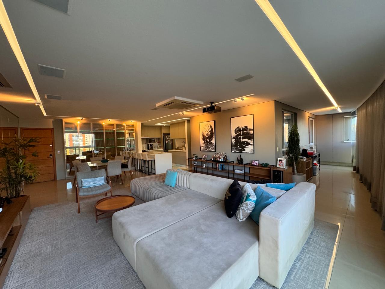 Apartamento de 03 Quartos com 02 Suítes na Praia da Costa