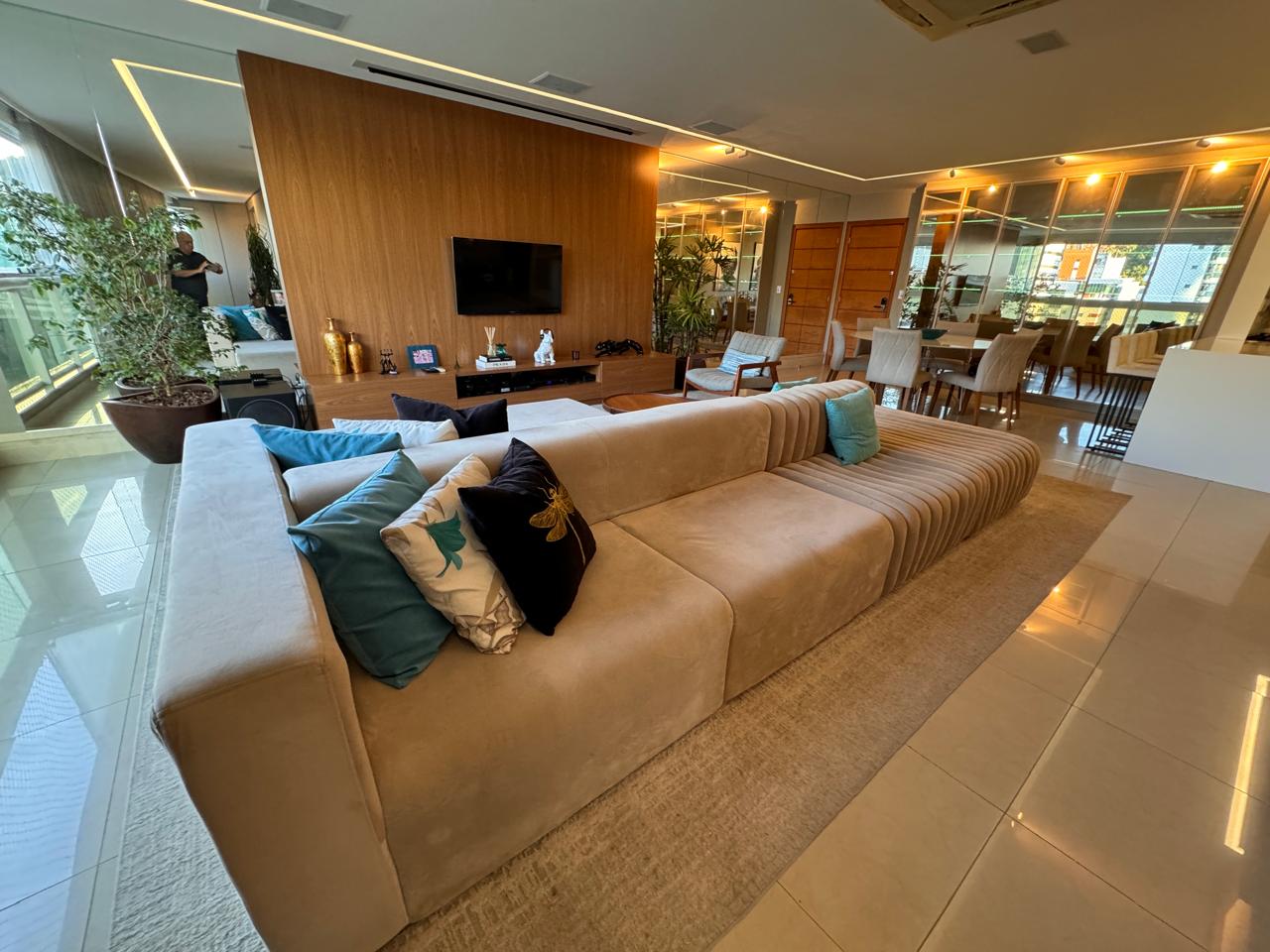 Apartamento de 03 Quartos com 02 Suítes na Praia da Costa