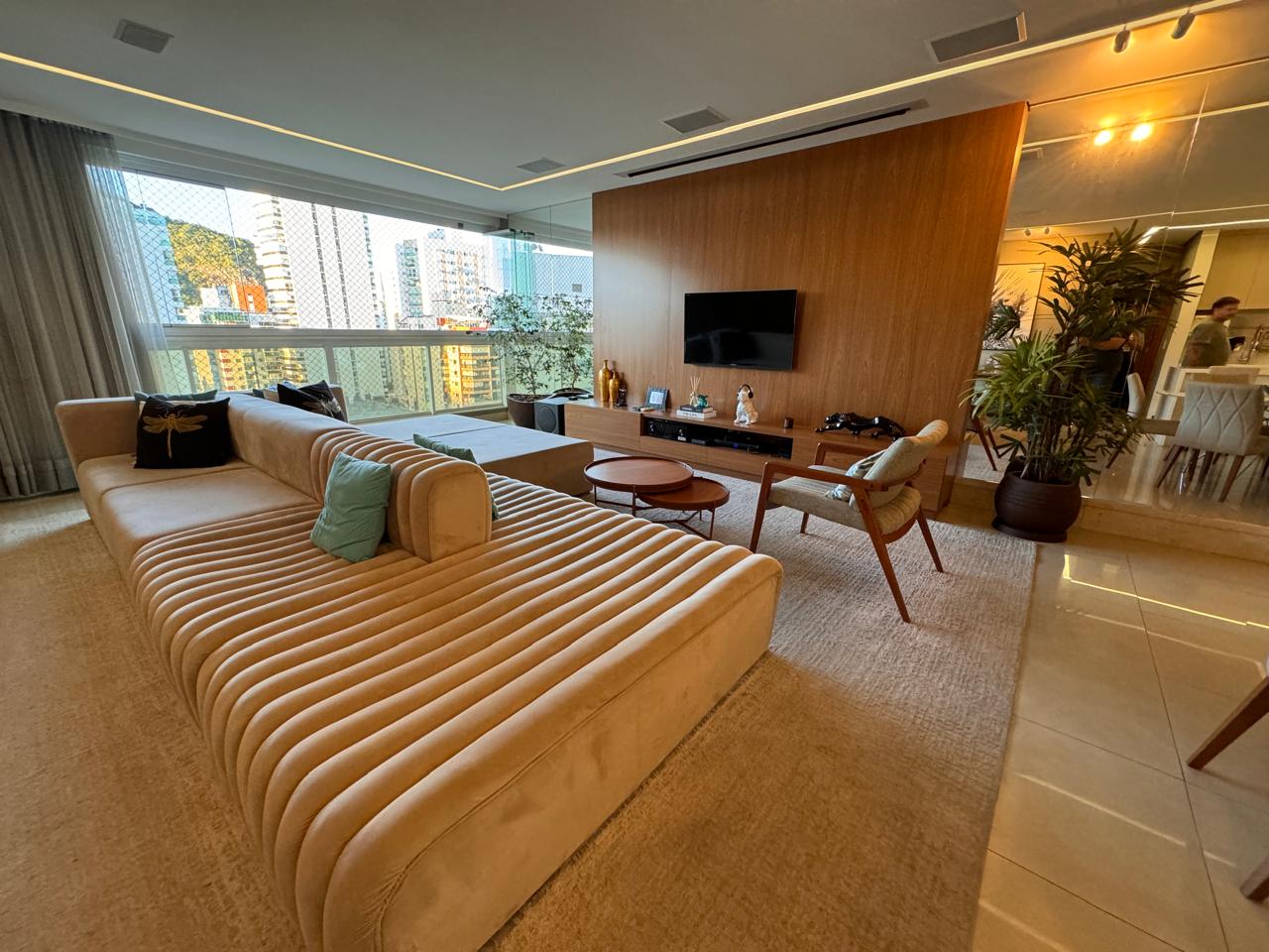 Apartamento de 03 Quartos com 02 Suítes na Praia da Costa