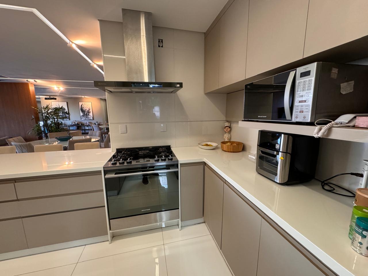 Apartamento de 03 Quartos com 02 Suítes na Praia da Costa
