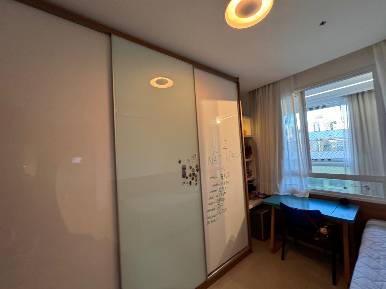 Apartamento de 03 Quartos com 02 Suítes na Praia da Costa