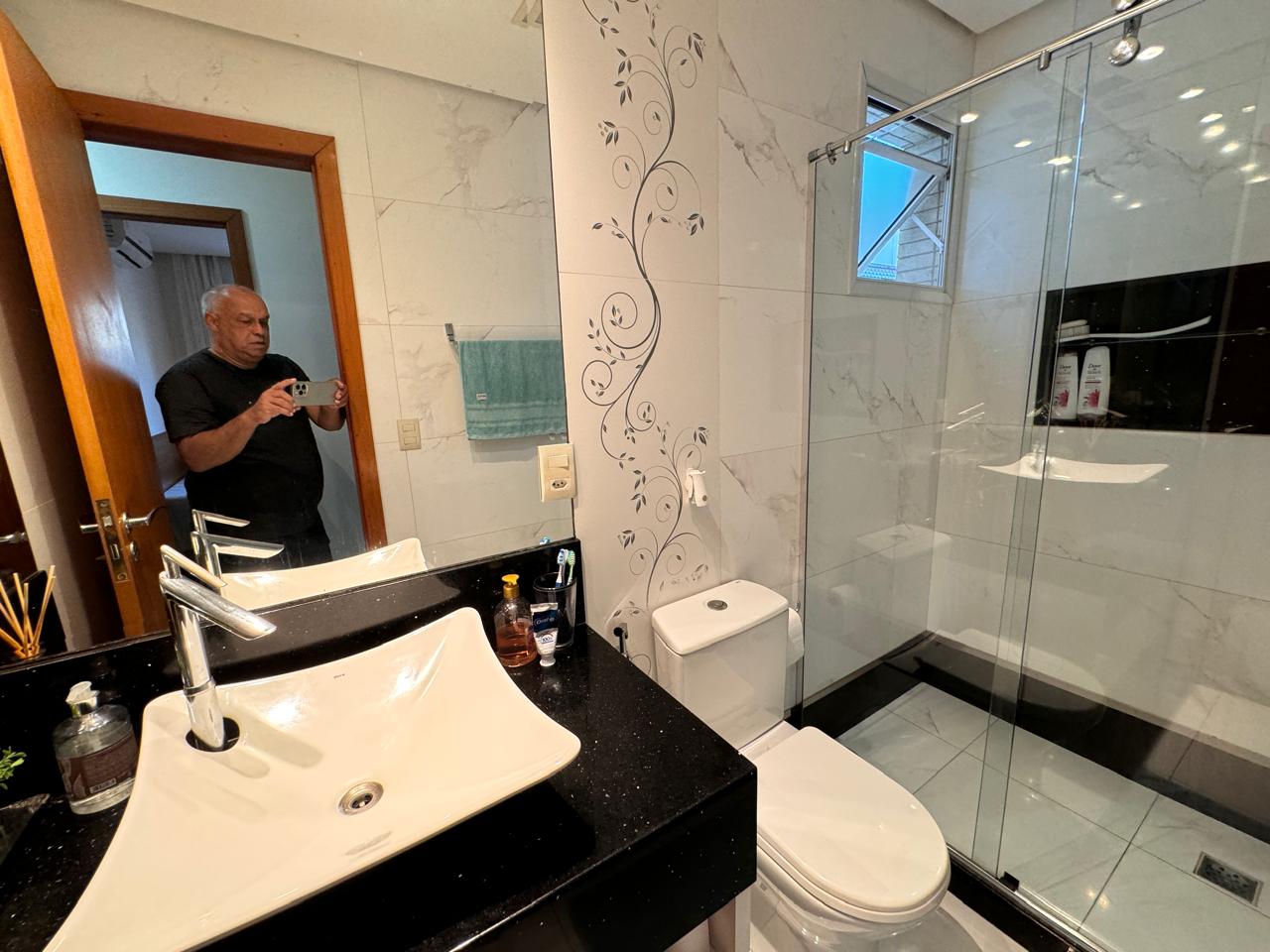 Apartamento de 03 Quartos com 02 Suítes na Praia da Costa