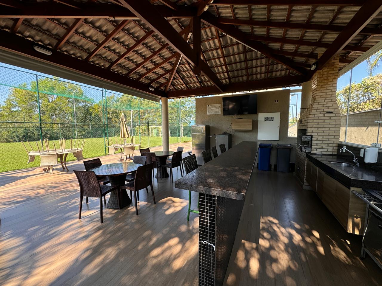Casa Duplex com 5 Suítes em Riviera Park 