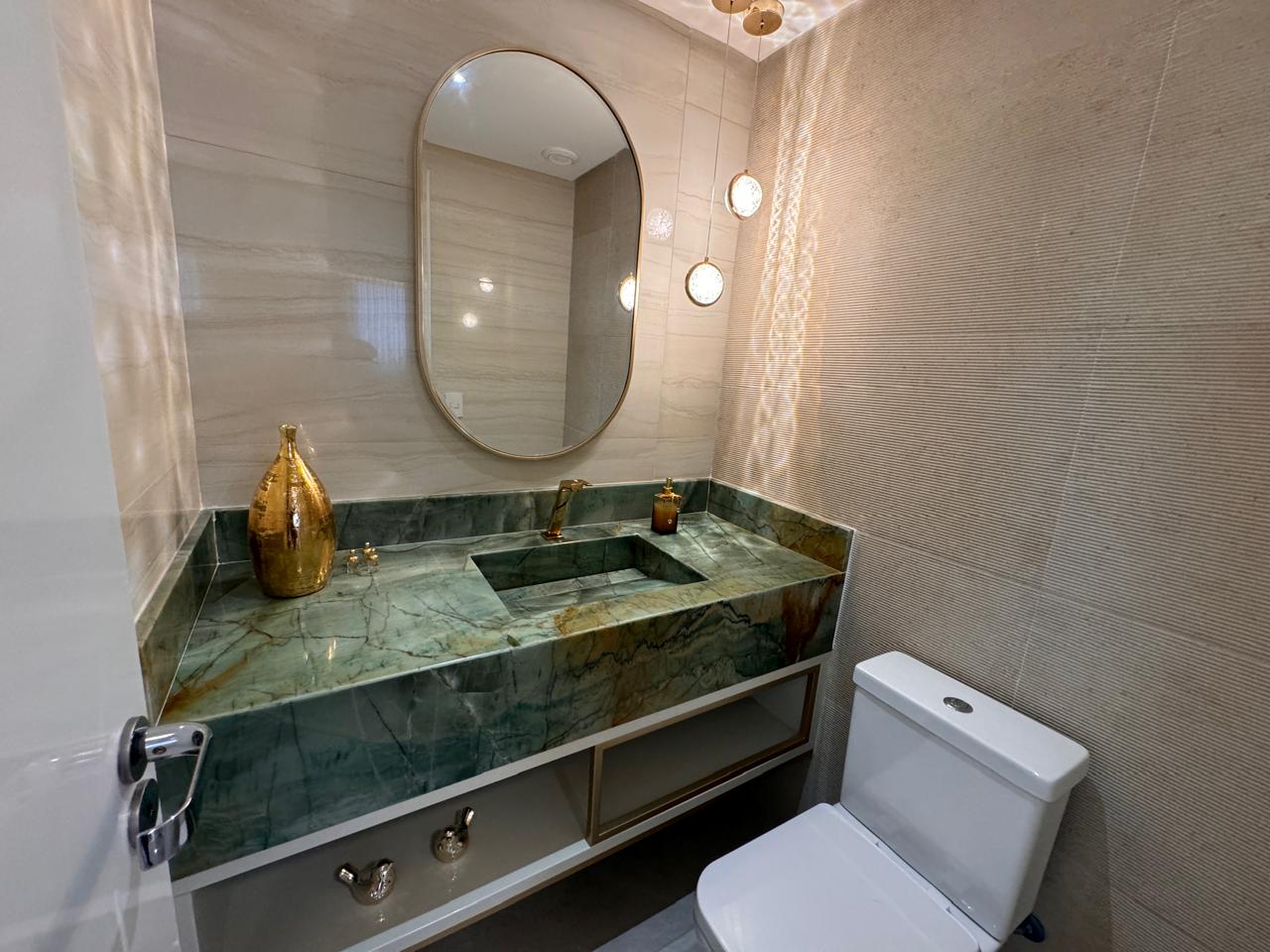 Casa Duplex com 5 Suítes em Riviera Park 