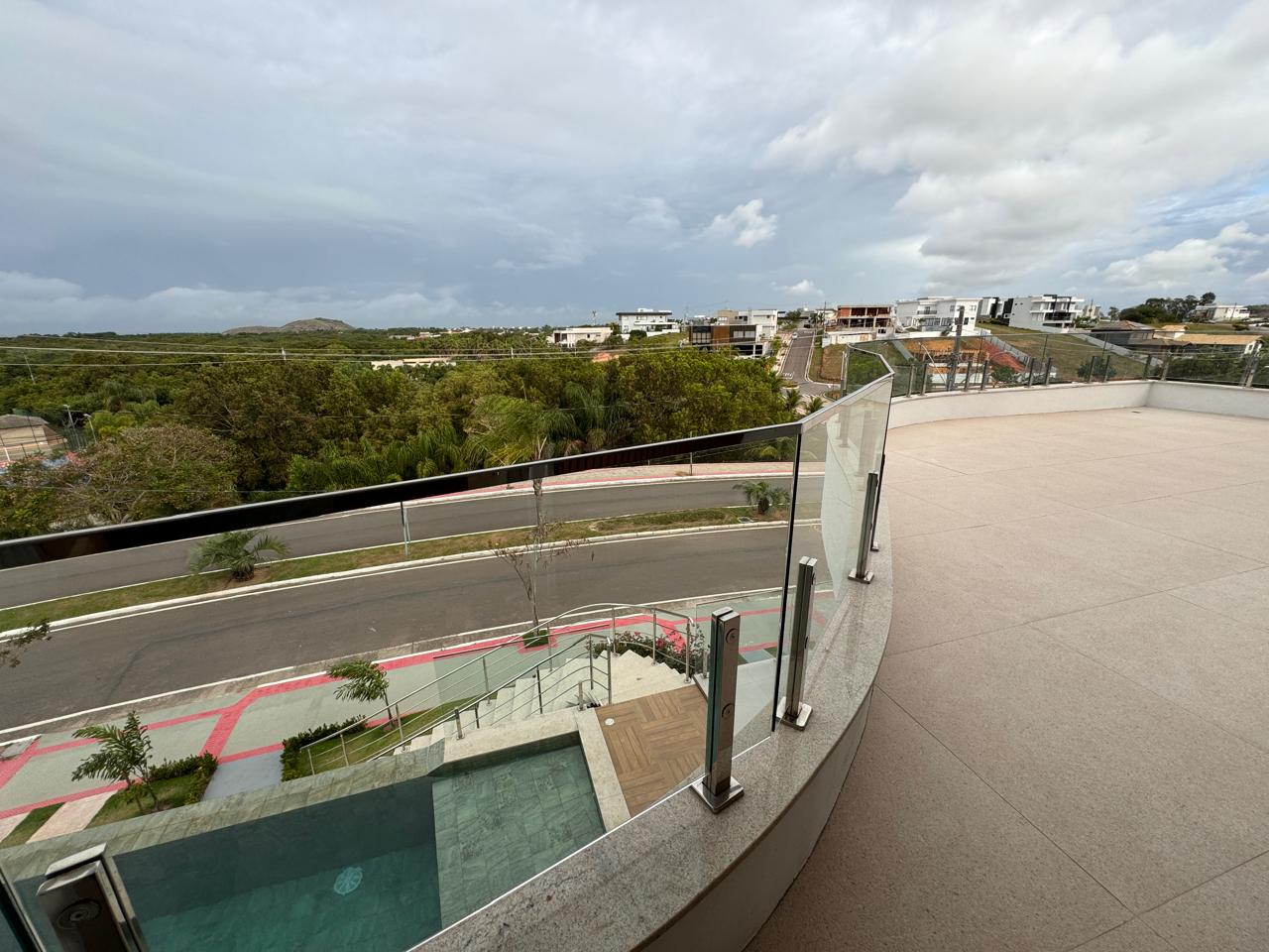 Casa Duplex com 5 Suítes em Riviera Park 