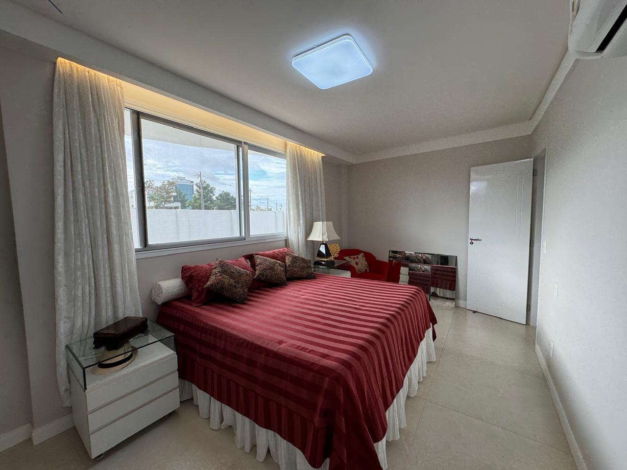 Casa Duplex com 5 Suítes em Riviera Park 