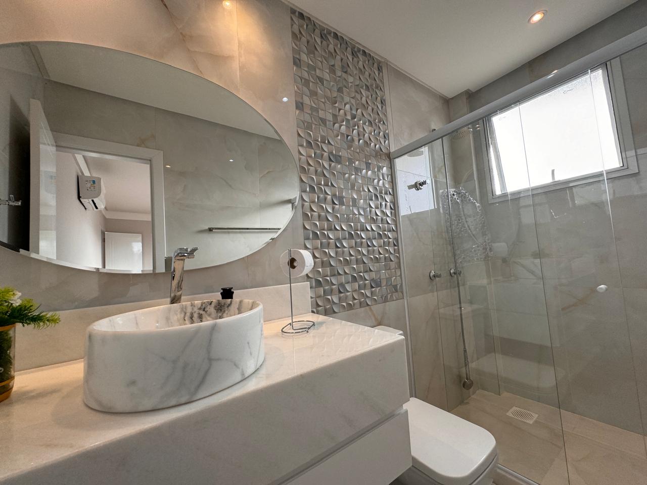 Casa Duplex com 5 Suítes em Riviera Park 