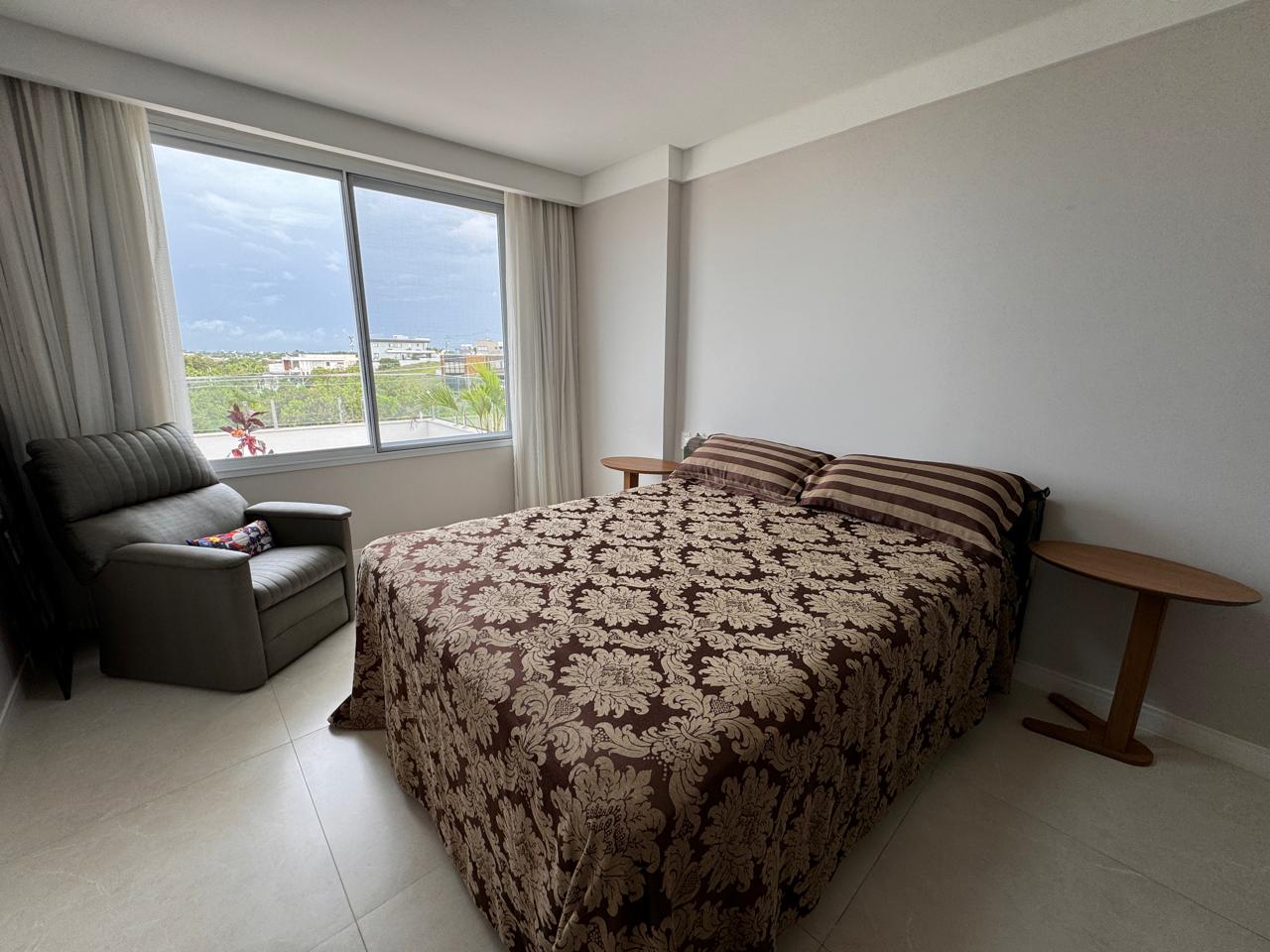 Casa Duplex com 5 Suítes em Riviera Park 