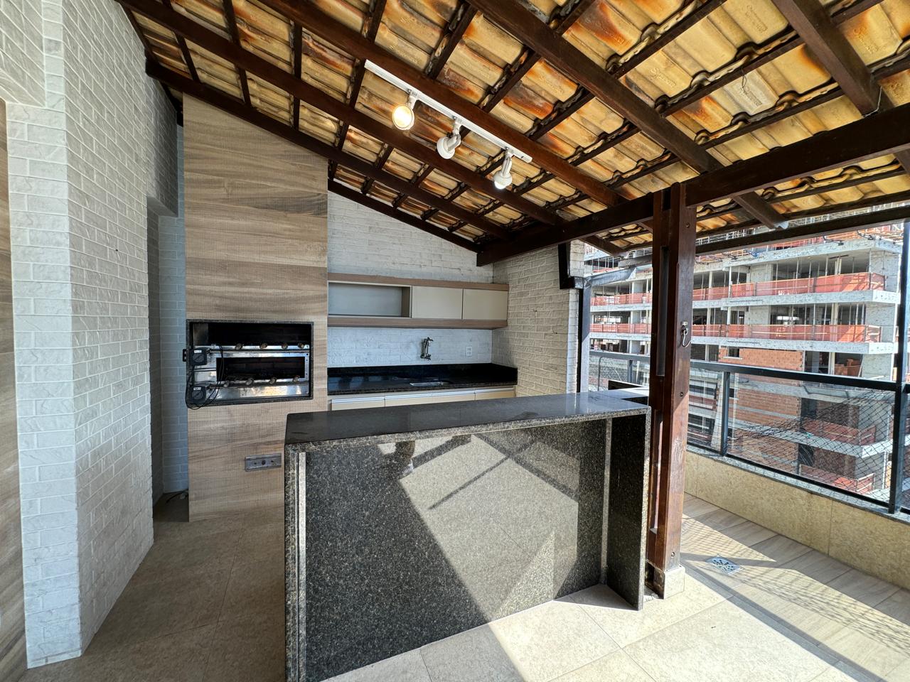 Cobertura Duplex de 03 Quartos com Suítes na Praia da Costa