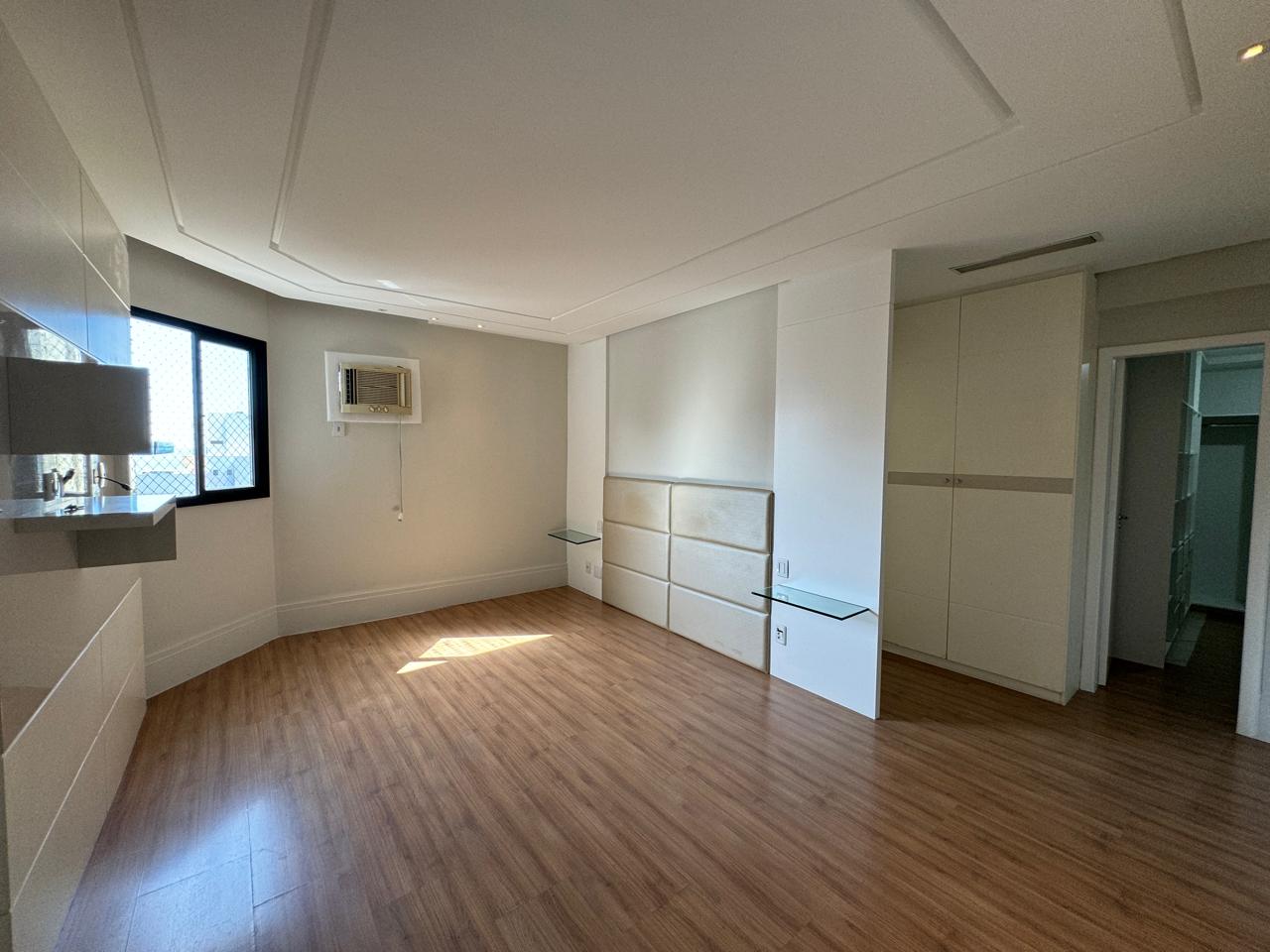 Cobertura Duplex de 03 Quartos com Suítes na Praia da Costa