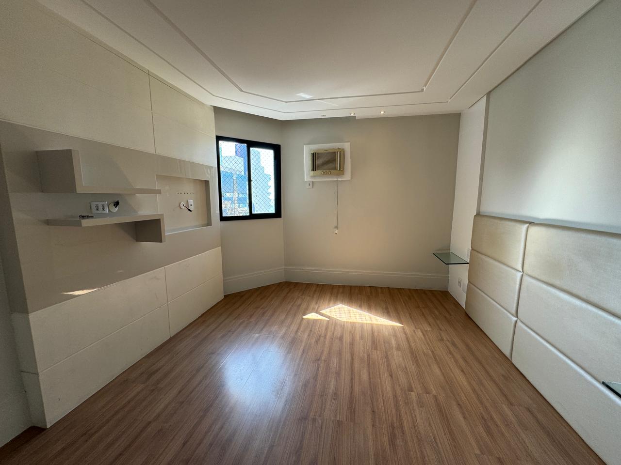 Cobertura Duplex de 03 Quartos com Suítes na Praia da Costa