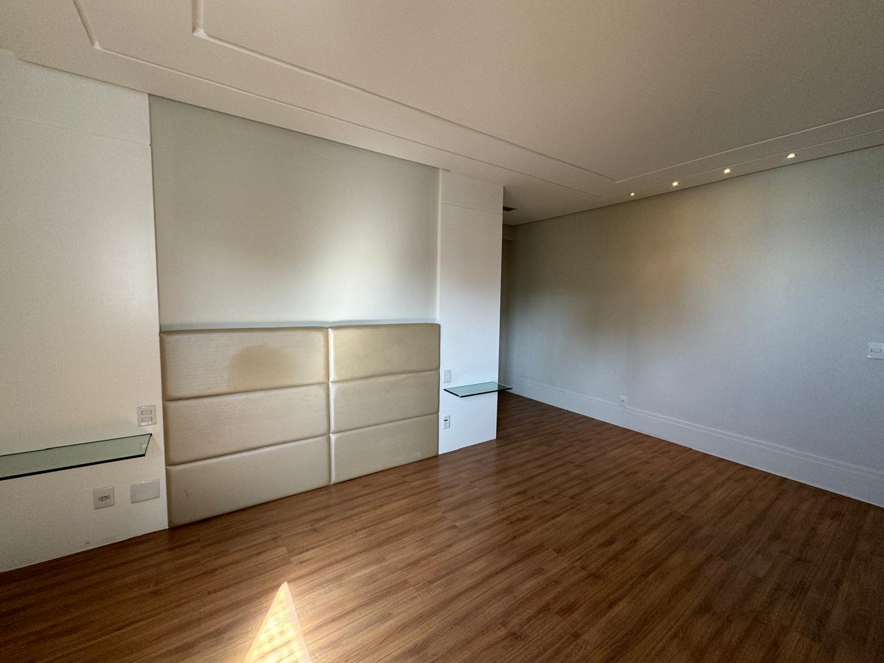 Cobertura Duplex de 03 Quartos com Suítes na Praia da Costa