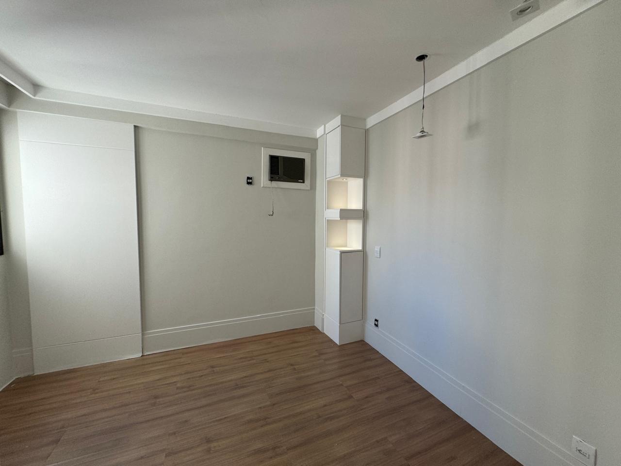 Cobertura Duplex de 03 Quartos com Suítes na Praia da Costa