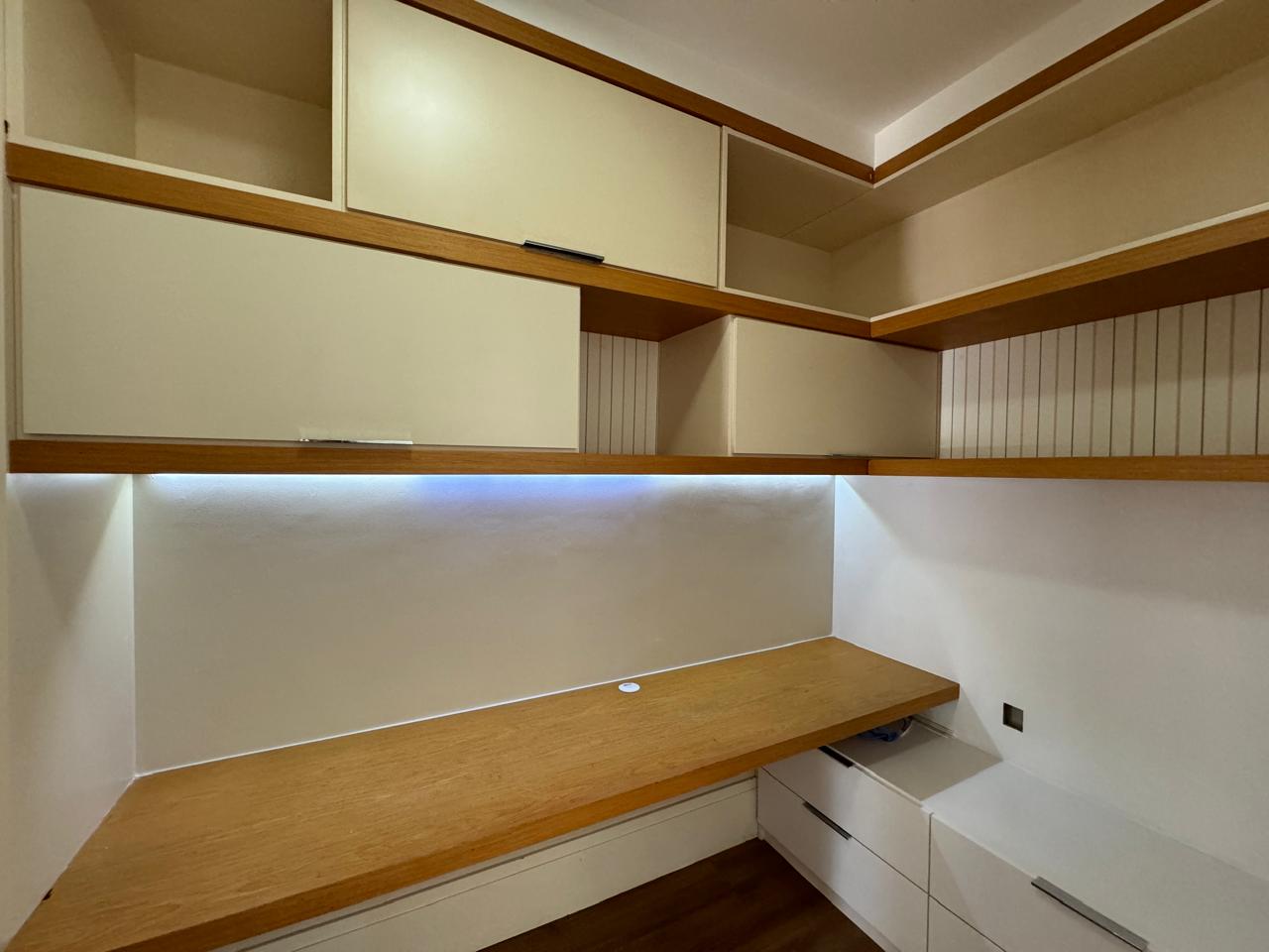 Cobertura Duplex de 03 Quartos com Suítes na Praia da Costa