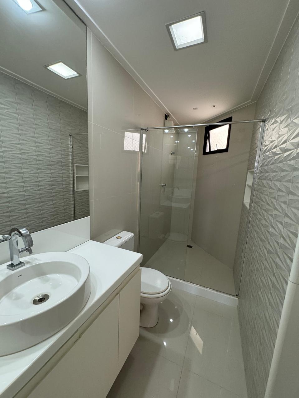 Cobertura Duplex de 03 Quartos com Suítes na Praia da Costa