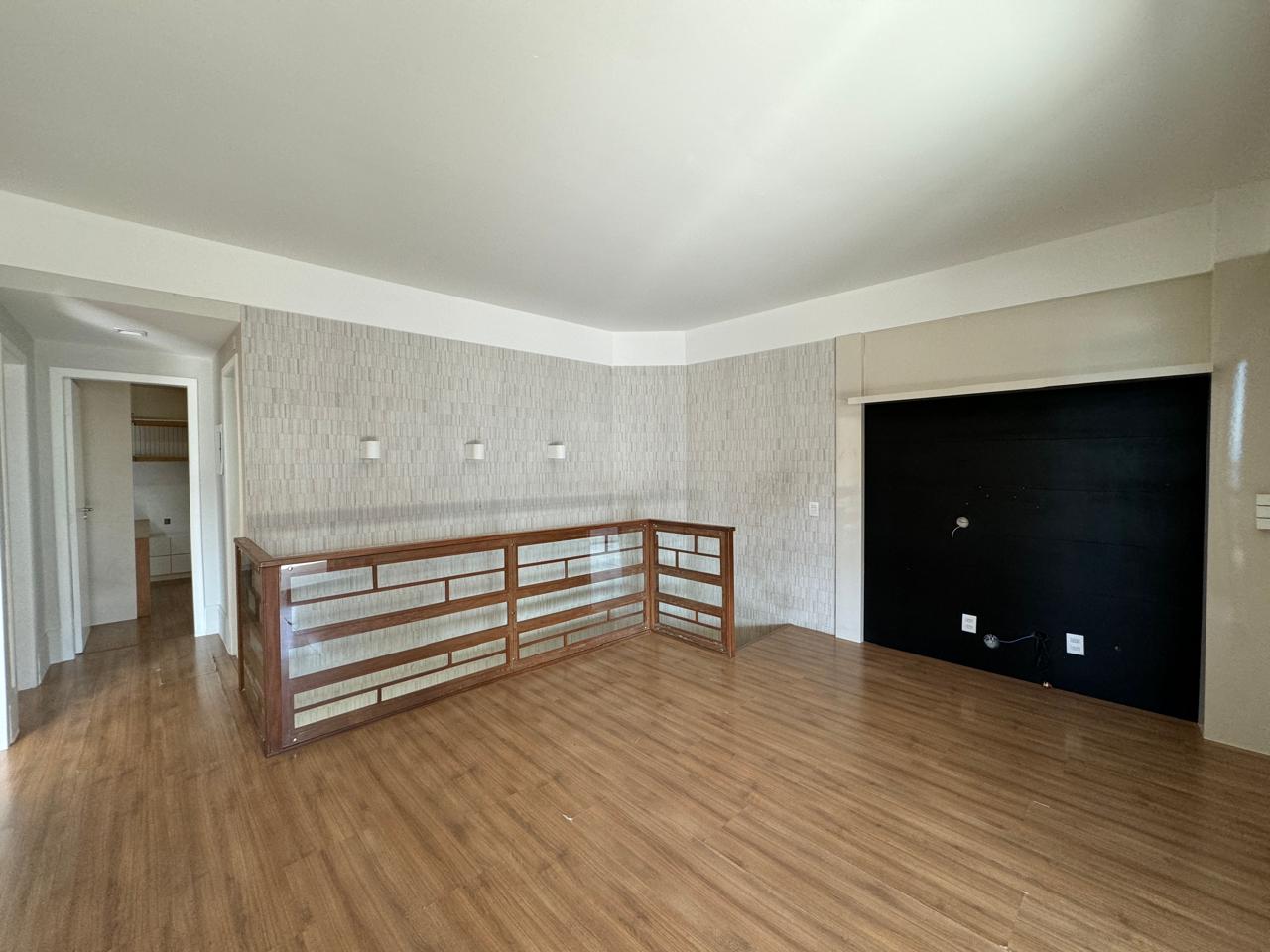 Cobertura Duplex de 03 Quartos com Suítes na Praia da Costa