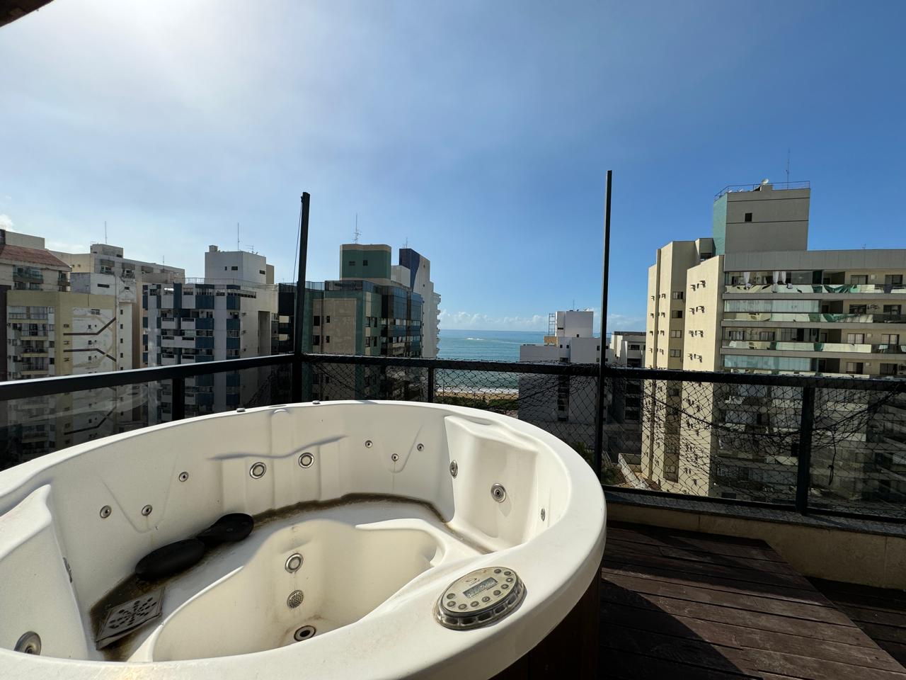 Cobertura Duplex de 03 Quartos com Suítes na Praia da Costa